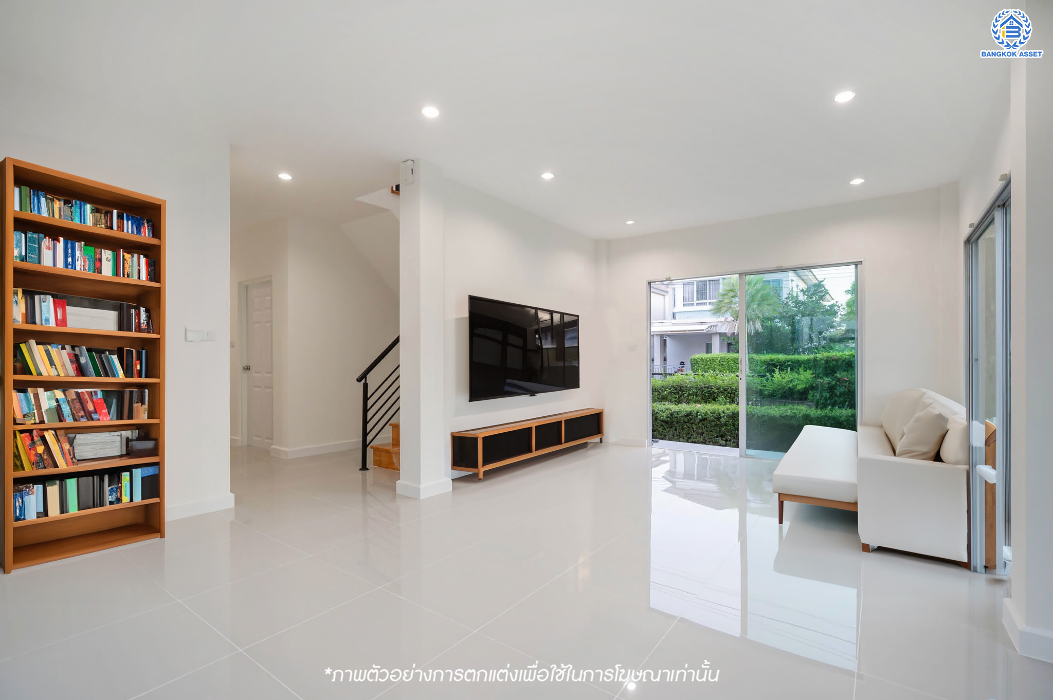 บ้านมือสองตกแต่งใหม่ โครงการ ไลฟ์ บางกอก บูเลอวาร์ด พระราม5 ตกแต่งหรูหรา เนื้อที่ 52.3 ตร.ว. ฟังก์ชัน 3 ห้องนอน 3 ห้องน้ำ 1 ห้องอเนกประสงค์ จอดรถได้ 2 คัน บนทำเลเชื่อมต่อเมือง ใกล้รถไฟฟ้าสายสีม่วง "สถานีแยกติวานนท์" จุดขึ้นทางด่วน "ศรีรัช" และรายล้อมด้วยสิ่งอำนวยความสะดวกครบ